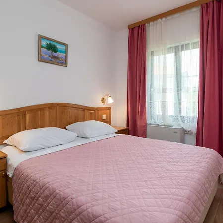 Maca Apartments&suites Trogir