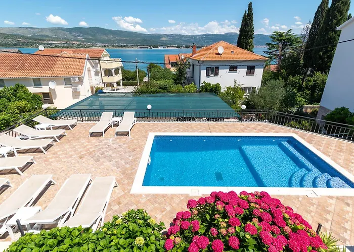 Maca Apartments&suites