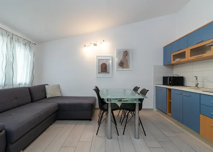 Maca Apartments&suites *