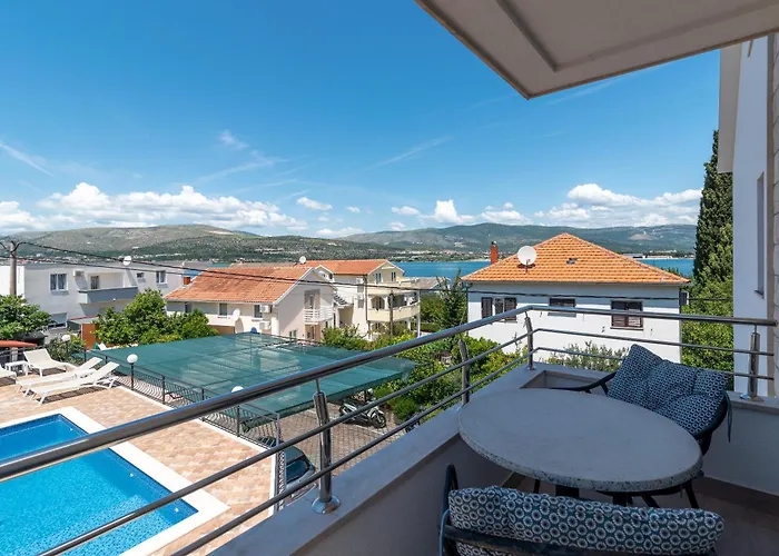 Maca Apartments&suites *