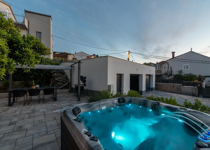 Maca Apartments&suites *