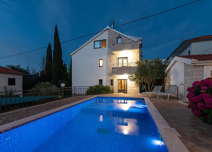 Maca Apartments&suites Trogir