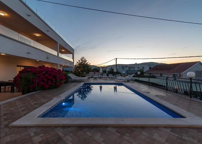 Maca Apartments&suites