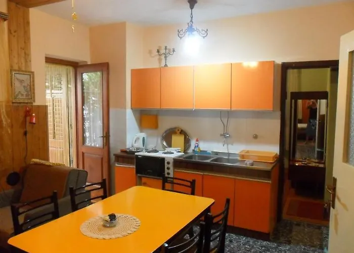 Maca Apartments&suites *