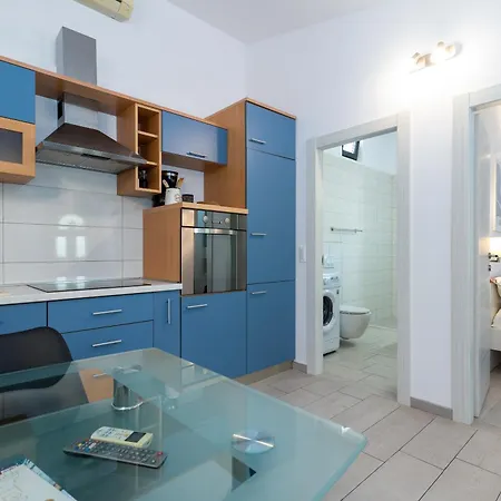 Maca & Apartman *