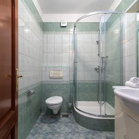 Maca & Apartman Trogir