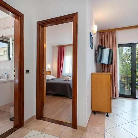 Maca & Apartmán Trogir