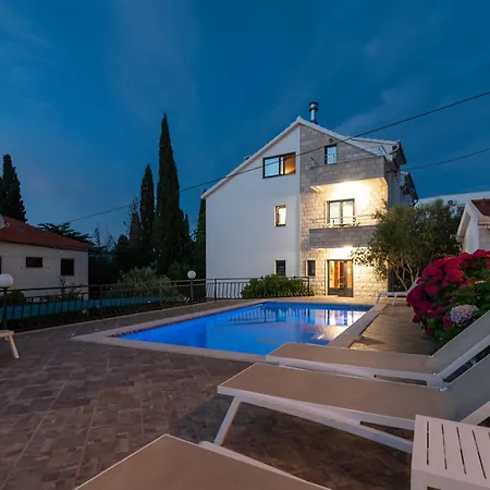 Maca & Lägenhet Trogir