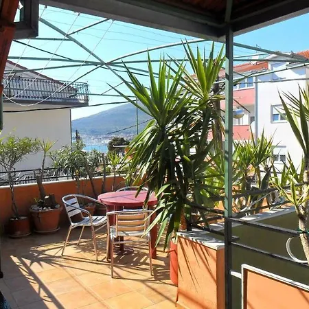 Maca & Apartman Trogir
