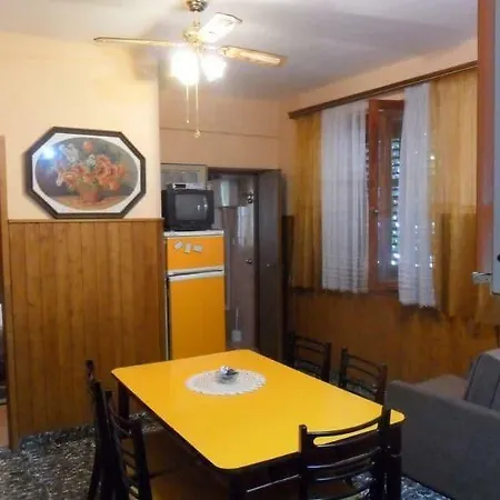 Maca & Apartman Trogir