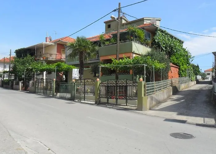 Maca & Appartement Trogir